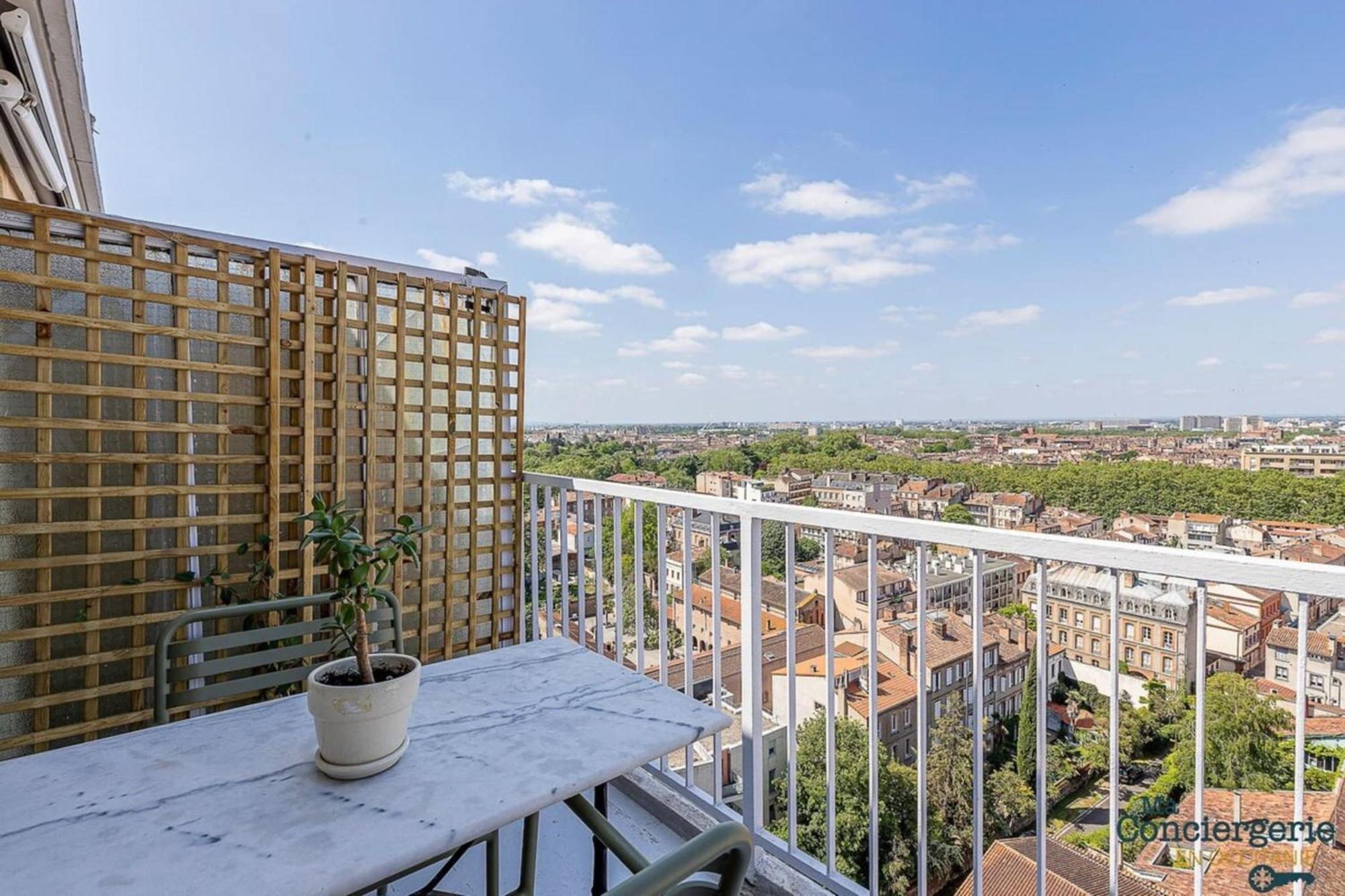 Montaudran Place Dupuy - Vue Panoramique -Metro Тулуза Екстериор снимка